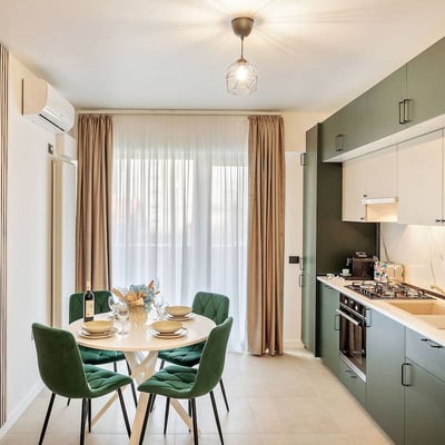 Аренда комфортной 2-комнатной квартиры с видом на море, Мамаия, Констанца, Румыния